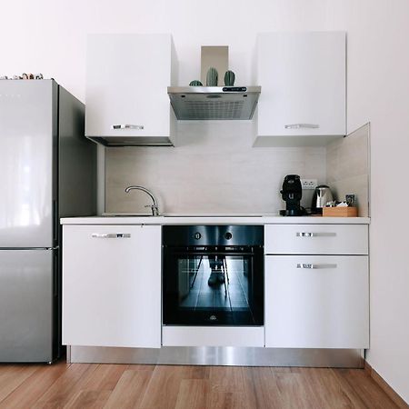 Primo Rent Room เมซานเย ภายนอก รูปภาพ